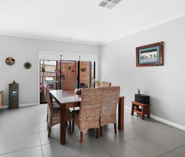 FOUR BEDROOM, FAMILY HOME - Photo 4