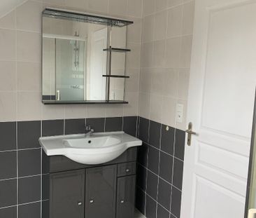 Location Appartement 3 pièces 73m² - Photo 2