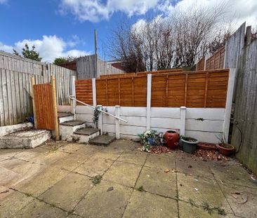 3 bedroom terraced house to rent - Photo 6