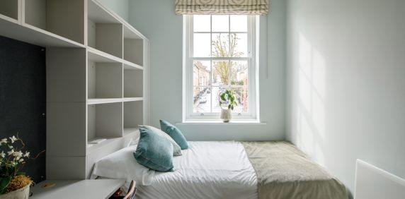 Park Street Room 1 - Photo 2