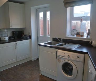 2 bedroom terraced house to rent - Photo 5