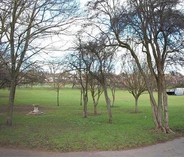 Sunnydene Road, Purley, CR8 - Photo 1