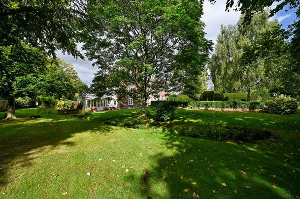 A substantial Grade II listed country home with mature maintained gardens - Photo 1