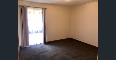 IMPRESSIVE 4 BEDROOM + STUDY FAMILY HOME - SINGLE LEVEL SPACE AND COMFORT - Photo 3