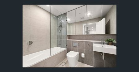 Spacious Living - Photo 3