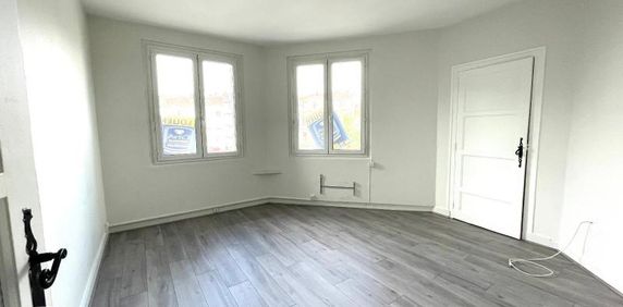 Location Appartement 2 pièces 50m² ST ETIENNE 42000 - Photo 2