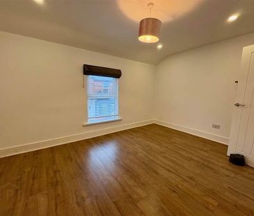 17 Glenvarlock Street, Belfast, BT5 5GS - Photo 3