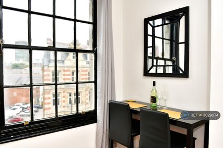 1 bedroom flat to rent - Photo 5