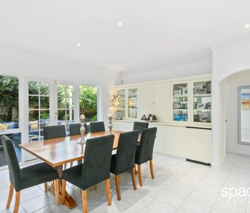 Spacious unfurnished family home, in sought after location. - Photo 5
