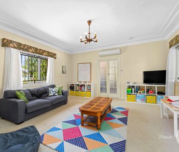 52 Newman Avenue, Camp Hill QLD 4152 - House For Rent | Domain - Photo 1