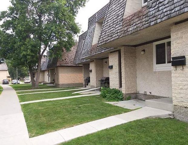 Baylor Place | 70 Baylor Avenue, Winnipeg - Photo 1