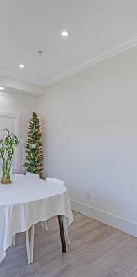 3 bedroom, 2 bathroom Upper for rent - Photo 1