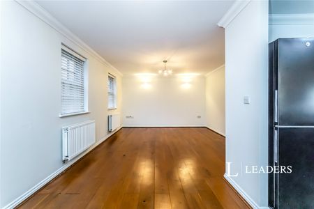 property to rent Gawton Crescent, CR5 - Photo 4