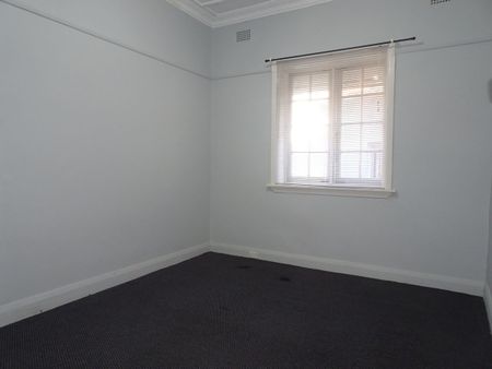 Spacious family home - Photo 2