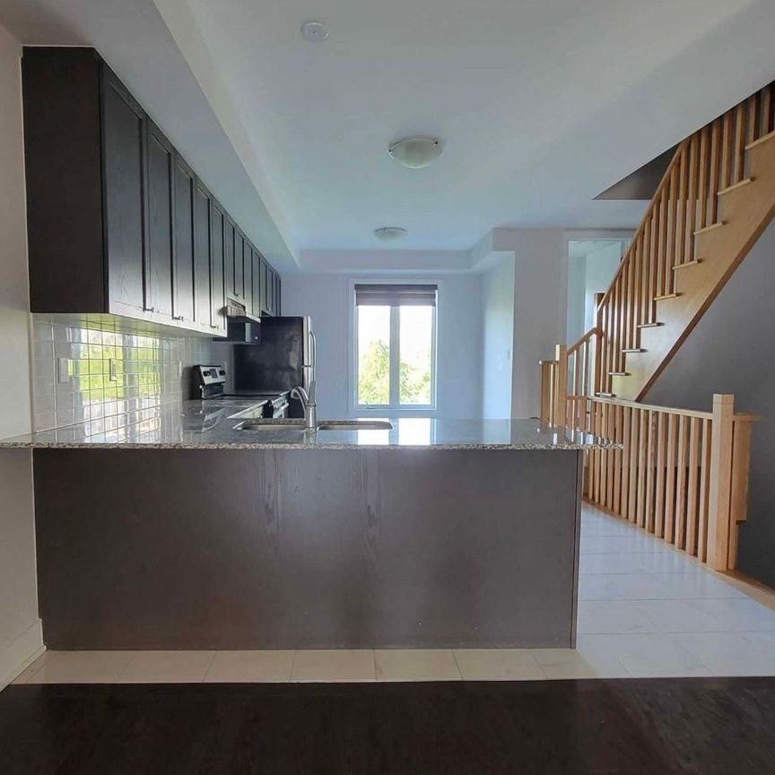 For Lease - 1048 Beach Comber Road, Mississauga, Ontario - Photo 1