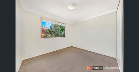 THREE BEDROOM TOWNHOUSE - Photo 2