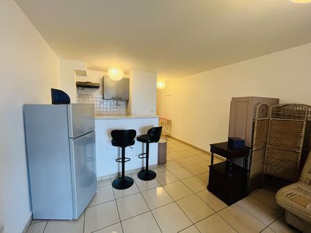 GRAND T1 BIS MEUBLE - SAINTE CLOTILDE - Photo 5