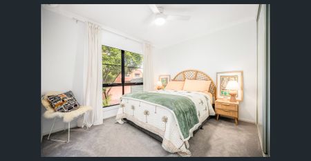 Modern Tri-Level Townhouse in Prime Coorparoo Location - Photo 3