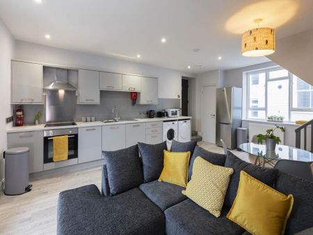 1 bedroom in a flat share to rent - Photo 3