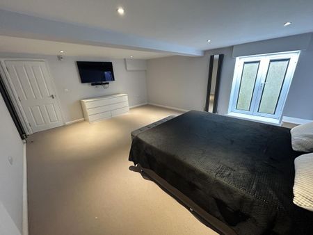 3 bedroom apartment to rent - Photo 4