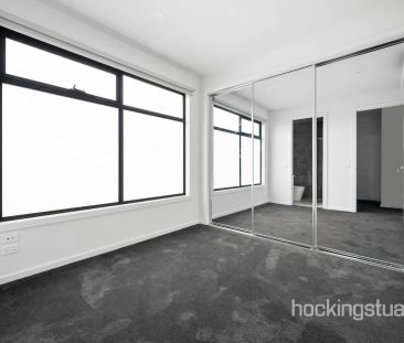 Luxury meets convenience - Photo 6