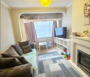 3 bedroom semi-detached house to rent - Photo 2