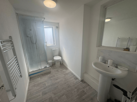 Studio to rent - Photo 1