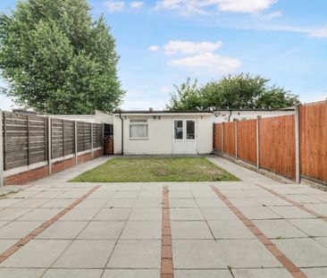 Reynolds Drive, Edgware, HA8 - Photo 4