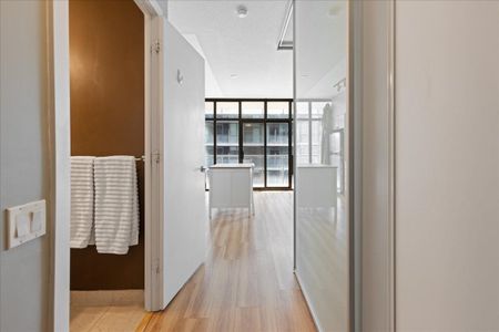 For Lease - 33 Charles Street Unit# 811, Toronto, Ontario - Photo 3