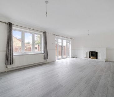 Hotham Close, Sutton At Hone, Dartford, DA4 9ET - Photo 2