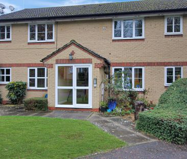 Dudbridge Meadow, Stroud, Gloucestershire, GL5 3NH - Photo 1