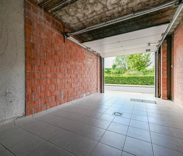 Ruim appartement met garagebox in hartje Izegem - Photo 5