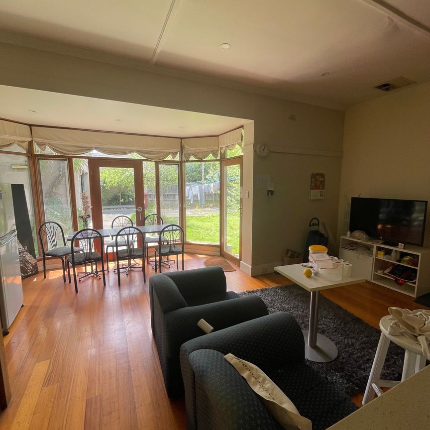 Malvern East - Photo 1