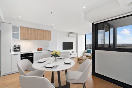 Sky-high style and serenity with resort-style on-site amenities - Photo 3