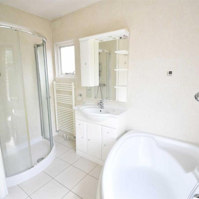 4 bedroom semi-detached house to rent - Photo 1