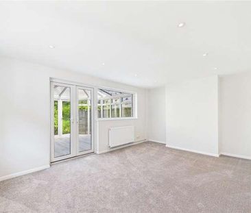 Downlands, Summerlug, Mortimer, Reading, RG7 - Photo 1