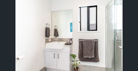 Low Maintenance Living in Award Winning Family Friendly Estate! - Photo 4