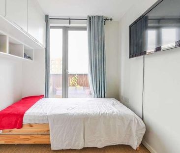 Robertson Road, Silvertown, E16 - Photo 4