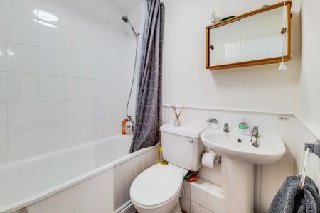 2 bedroom flat to rent - Photo 5