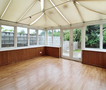 St Johns Crescent, - Photo 1