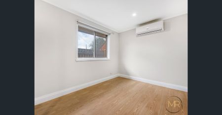 Fully Renovated Villa in the Heart of Moonee Ponds - Photo 4