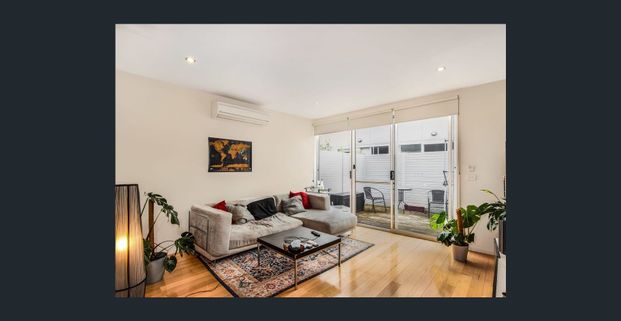 Triple Storey - 2 Bedroom + Study! - Photo 1