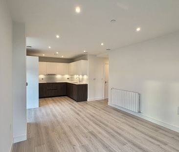 Twelve Trees Park, E16, London - Photo 4