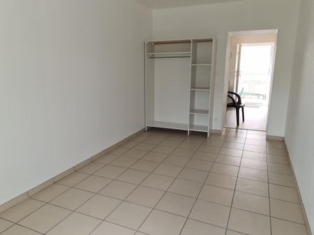Location Appartement 2 pièces 48m² LE CREUSOT 71200 - Photo 3