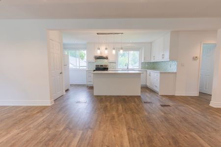 For Lease - 388 Becker Road Unit# Main, Richmond Hill, Ontario - Photo 3