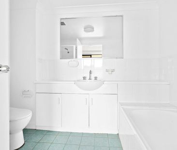 Spacious apartment in modern complex - Photo 5