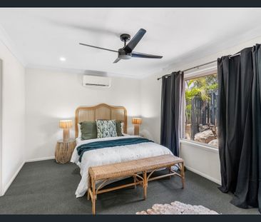 Bucasia home with solar - Photo 4