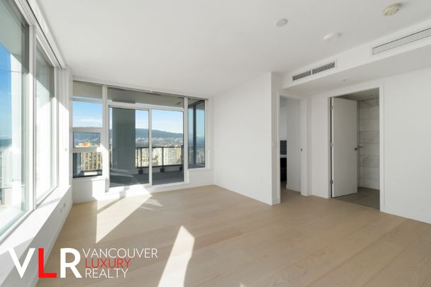 Condo in Downtown Vancouver, BC - Photo 1