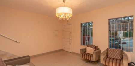 Casa para alugar com 150m², 3 quartos e 2 vagas - Foto 2