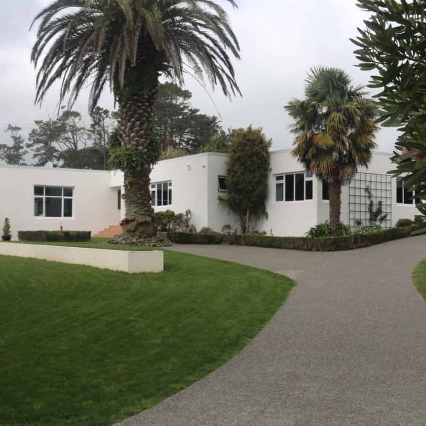 Charming Family Oasis Overlooking Barrett's Lagoon - Photo 1